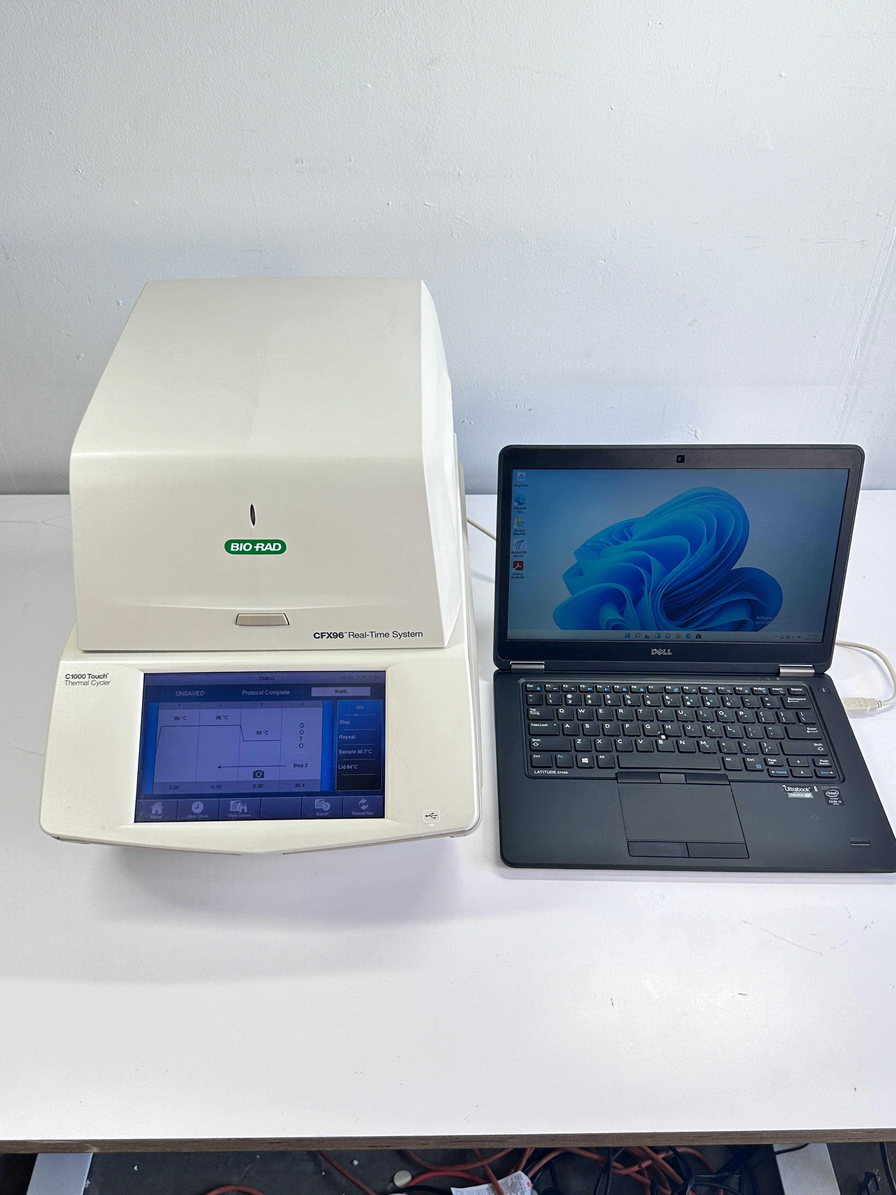 Bio-Rad C1000 Touch Thermal Cycler w CFX96 Optical Module w/laptop and software